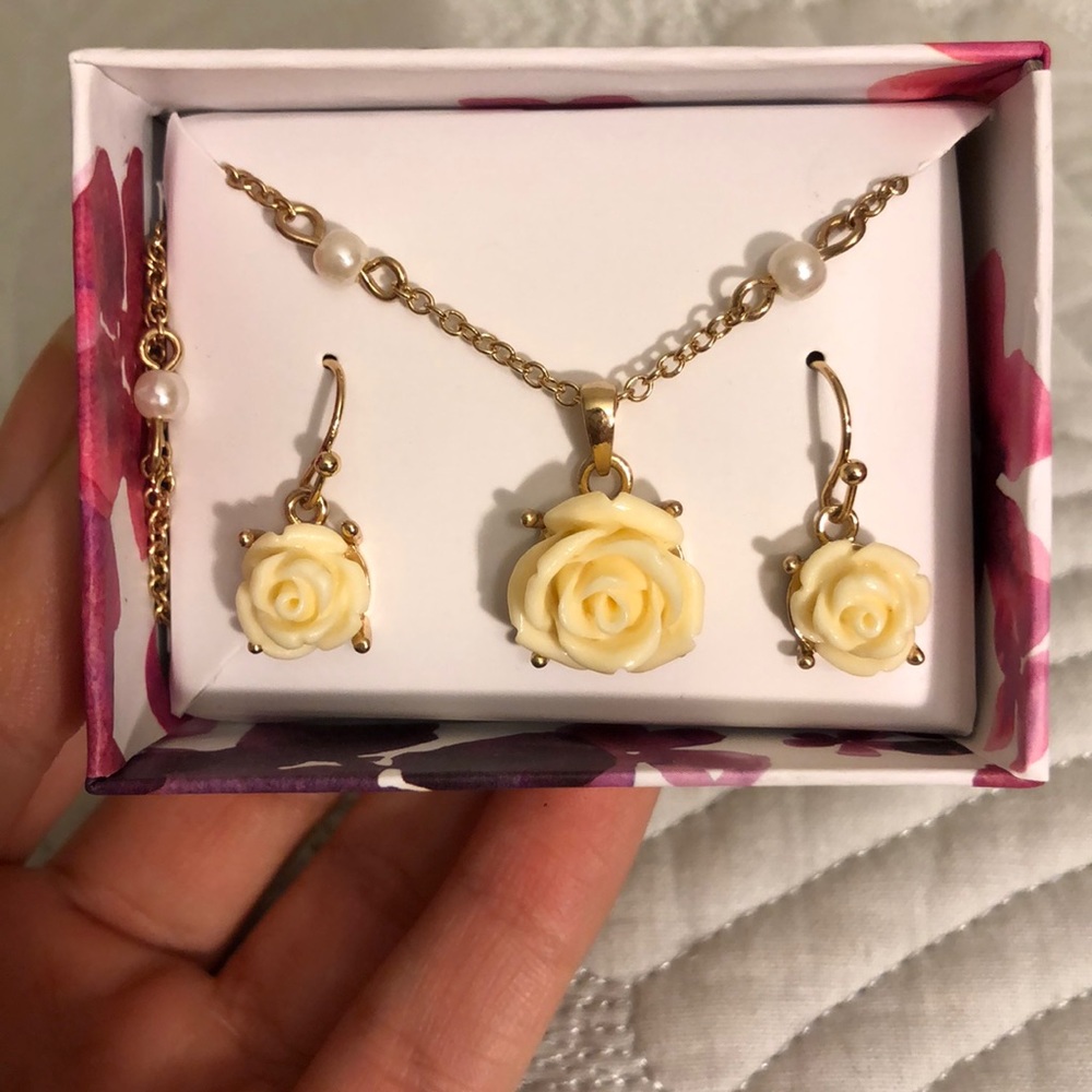 BRAND NEW! Necklace and earrings!